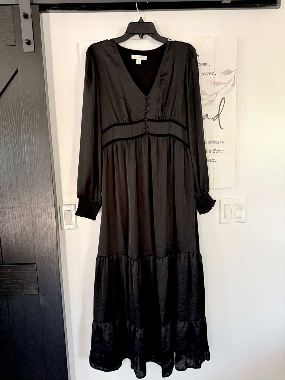 Treasure & Bond Black V-Neck Long Sleeve Maxi Dress